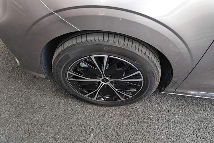 Used Roewe iMAX8 2023 400TGI Comfort Edition Exterior 4