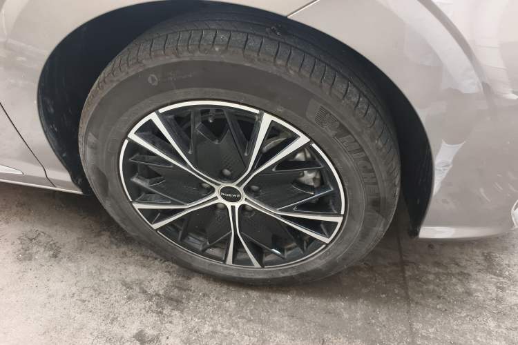 Used Roewe iMAX8 2023 400TGI Comfort Edition Exterior 7