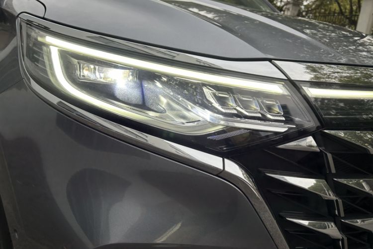 Used Roewe iMAX8 2023 400TGI Premium Edition Exterior 7