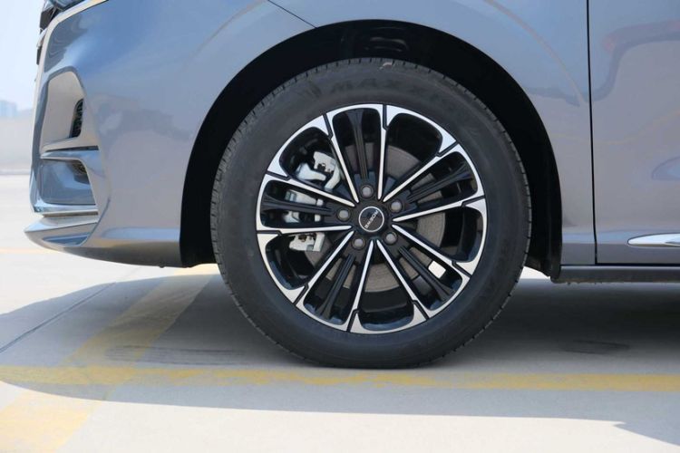 Used Roewe iMAX8 2023 400TGI Comfort Edition Exterior 9