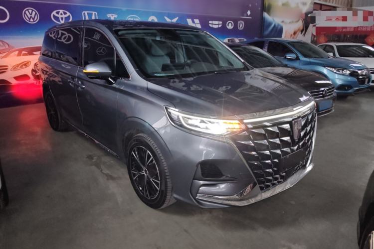 Used Roewe iMAX8 2023 400TGI Comfort Edition Front Right 45 Deg