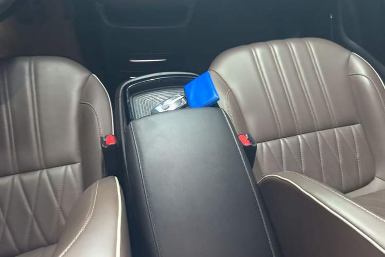 Used Roewe iMAX8 2023 400TGI Comfort Edition Gear Lever