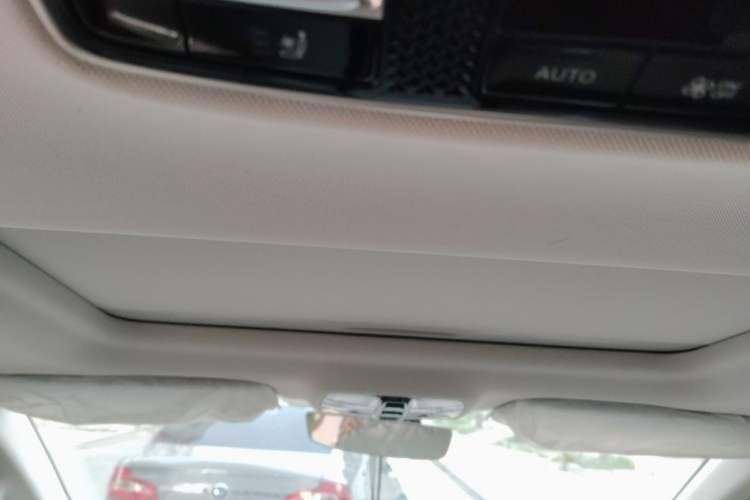 Used Roewe iMAX8 2023 400TGI Comfort Edition Headliner