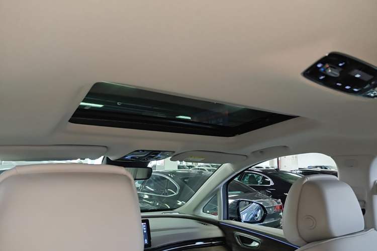 Used Roewe iMAX8 2023 400TGI Comfort Edition Headliner