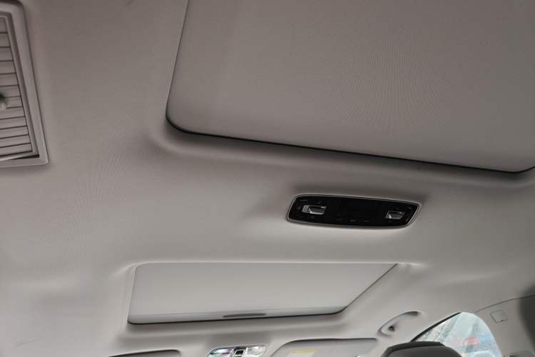 Used Roewe iMAX8 2023 400TGI Comfort Edition Headliner