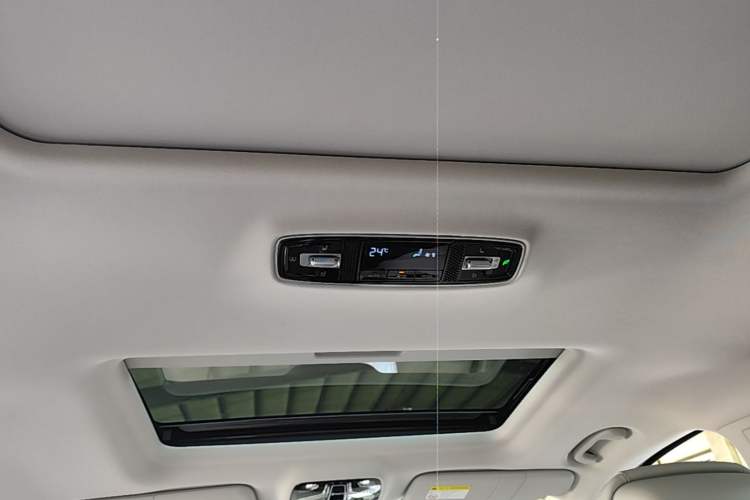 Used Roewe iMAX8 2023 400TGI Comfort Edition Headliner