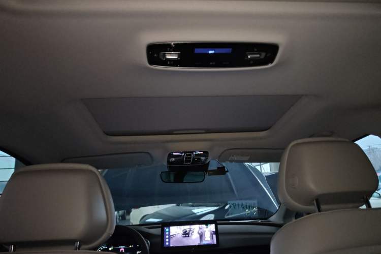 Used Roewe iMAX8 2023 400TGI Comfort Edition Headliner