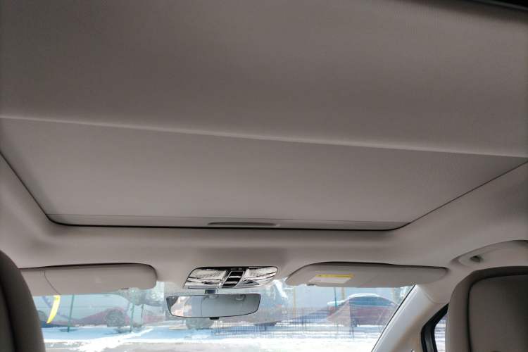 Used Roewe iMAX8 2023 400TGI Elite Edition Headliner