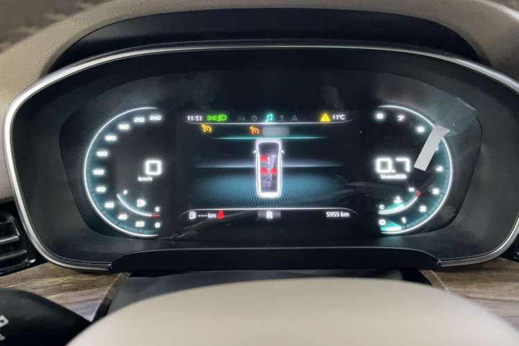 Used Roewe iMAX8 2023 400TGI Comfort Edition Instrument Cluster