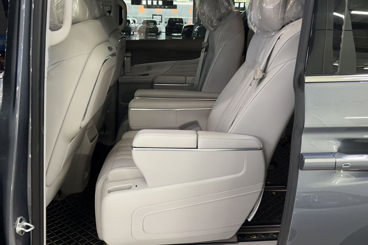 Used Roewe iMAX8 2023 400TGI Comfort Edition Interior 1