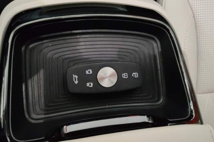 Used Roewe iMAX8 2023 400TGI Comfort Edition Interior 1