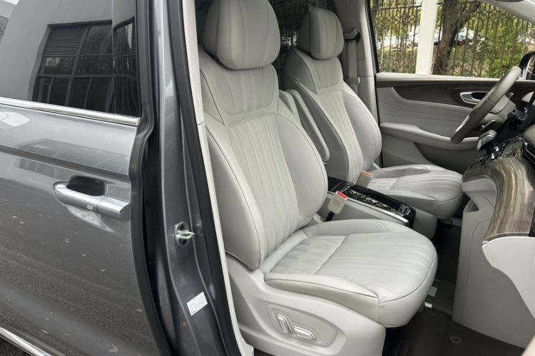 Used Roewe iMAX8 2023 400TGI Premium Edition Interior 1