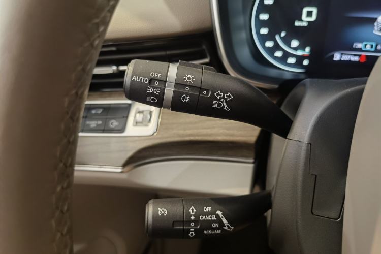 Used Roewe iMAX8 2023 400TGI Comfort Edition Interior 10