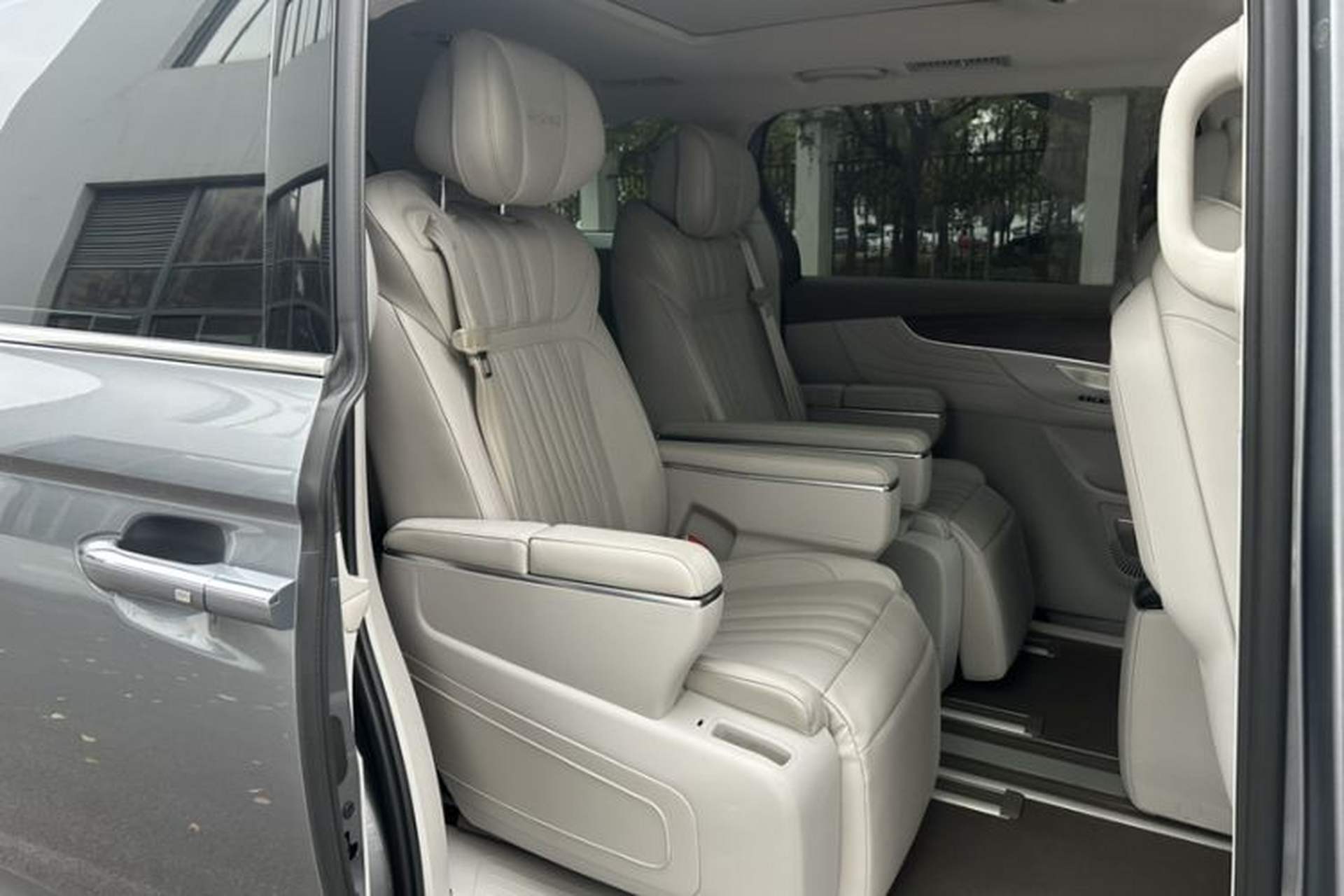 Used Roewe iMAX8 2023 400TGI Premium Edition Interior 11
