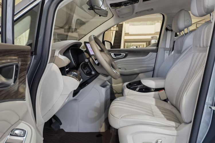 Used Roewe iMAX8 2023 400TGI Comfort Edition Interior 12
