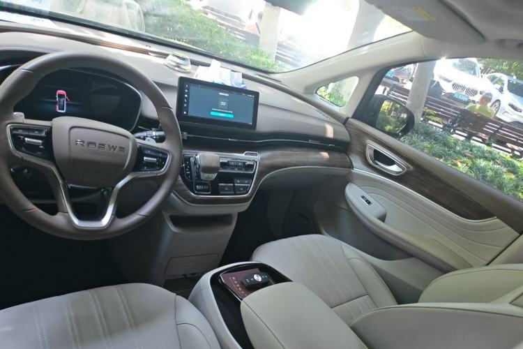 Used Roewe iMAX8 2023 400TGI Comfort Edition Interior 2