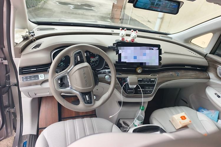 Used Roewe iMAX8 2023 400TGI Comfort Edition Interior 2