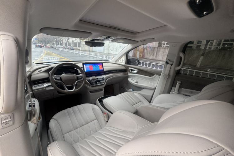 Used Roewe iMAX8 2023 400TGI Comfort Edition Interior 2