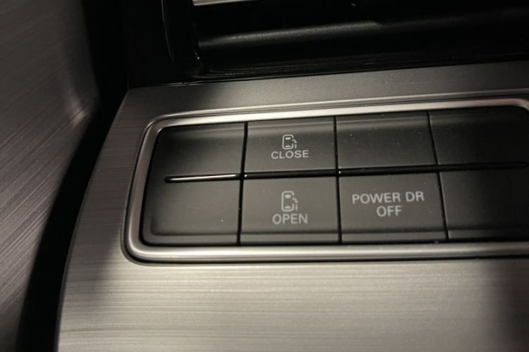 Used Roewe iMAX8 2023 400TGI Comfort Edition Interior 2