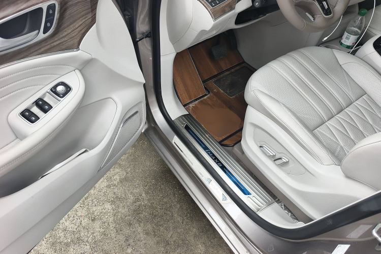 Used Roewe iMAX8 2023 400TGI Comfort Edition Interior 3