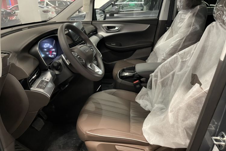 Used Roewe iMAX8 2023 400TGI Comfort Edition Interior 4