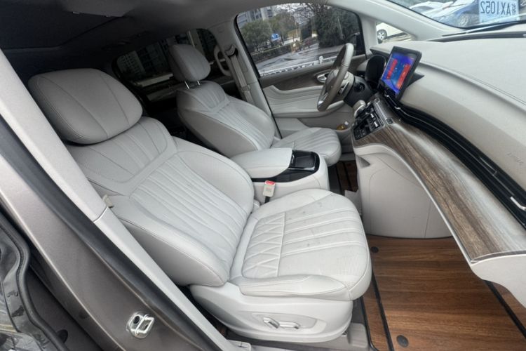 Used Roewe iMAX8 2023 400TGI Comfort Edition Interior 5