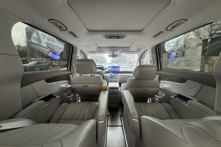 Used Roewe iMAX8 2023 400TGI Comfort Edition Interior 6