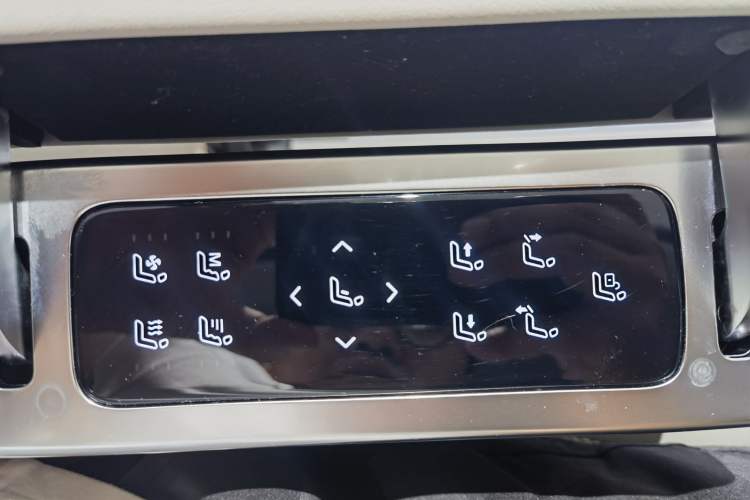 Used Roewe iMAX8 2023 400TGI Comfort Edition Interior 6