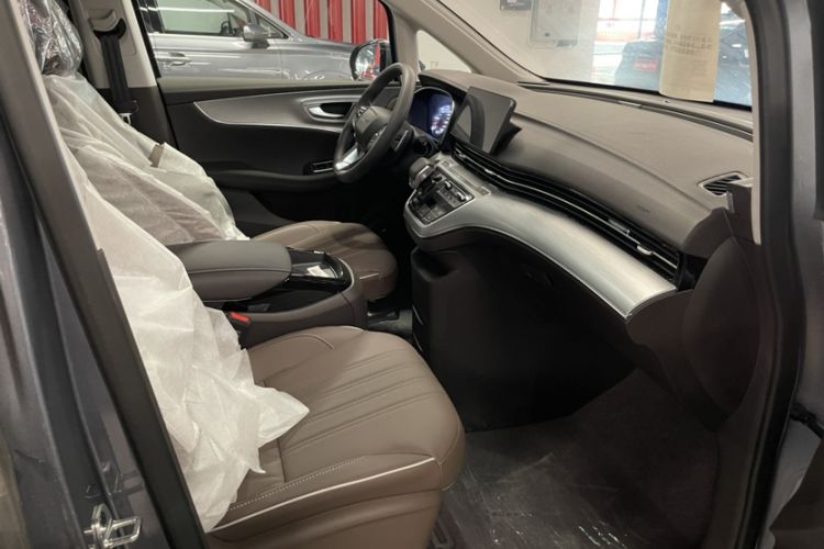 Used Roewe iMAX8 2023 400TGI Comfort Edition Interior 7