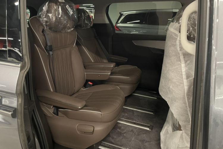 Used Roewe iMAX8 2023 400TGI Comfort Edition Interior 8