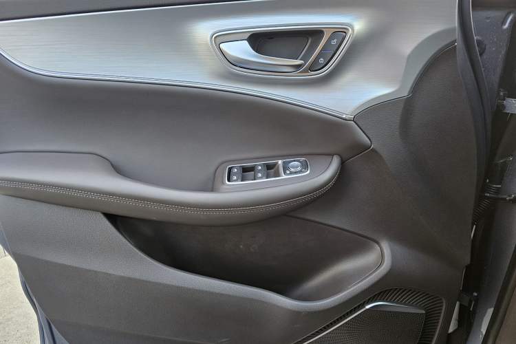 Used Roewe iMAX8 2023 400TGI Comfort Edition Interior 8