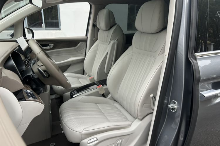 Used Roewe iMAX8 2023 400TGI Premium Edition Left Front Seat