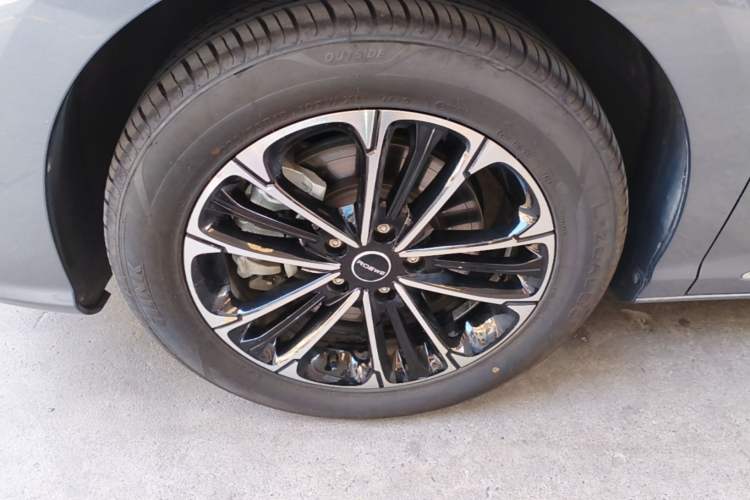 Used Roewe iMAX8 2023 400TGI Comfort Edition Left Front Wheel Hub
