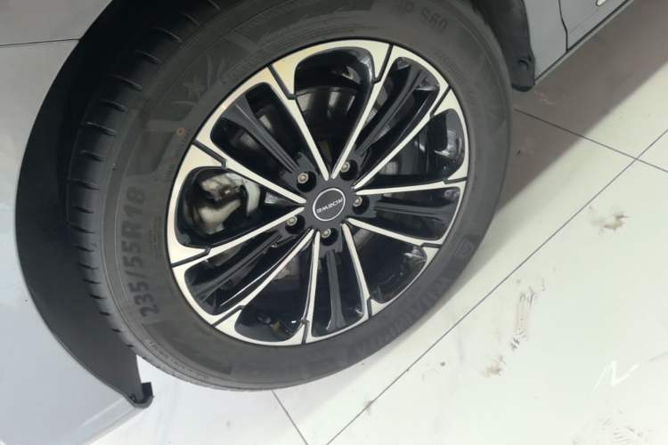 Used Roewe iMAX8 2023 400TGI Comfort Edition Left Front Wheel Hub
