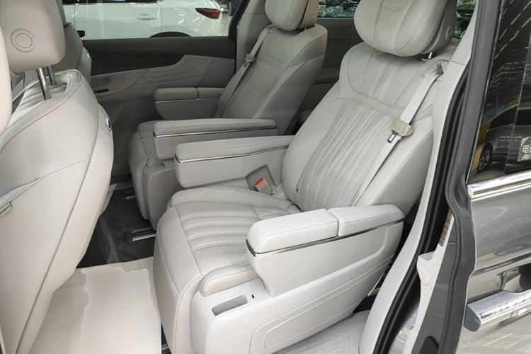Used Roewe iMAX8 2023 400TGI Comfort Edition Left Rear Seat