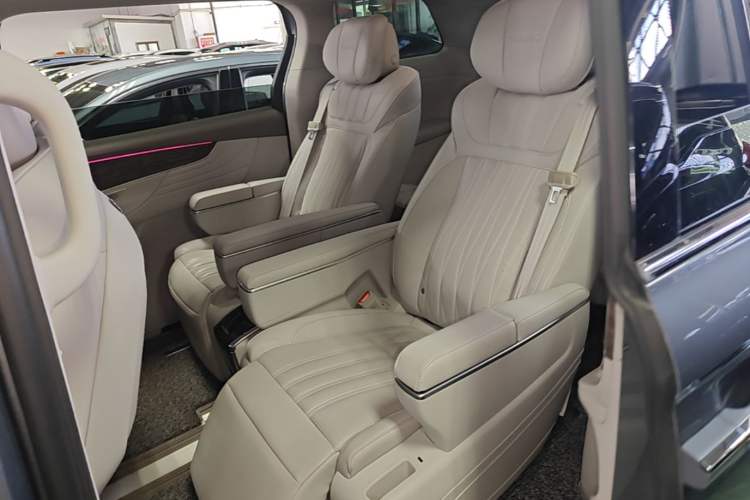 Used Roewe iMAX8 2023 400TGI Comfort Edition Left Rear Seat