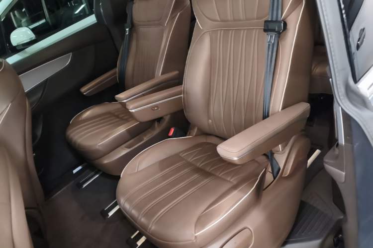 Used Roewe iMAX8 2023 400TGI Comfort Edition Left Rear Seat