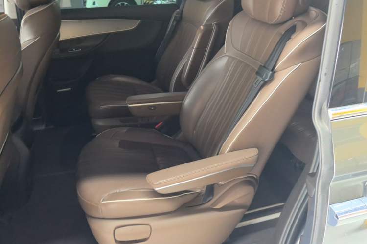 Used Roewe iMAX8 2023 400TGI Comfort Edition Left Rear Seat