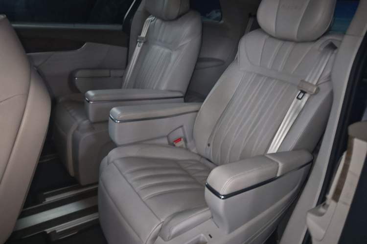 Used Roewe iMAX8 2023 400TGI Comfort Edition Left Rear Seat