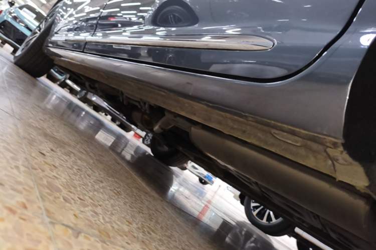 Used Roewe iMAX8 2023 400TGI Comfort Edition Left Side Sill