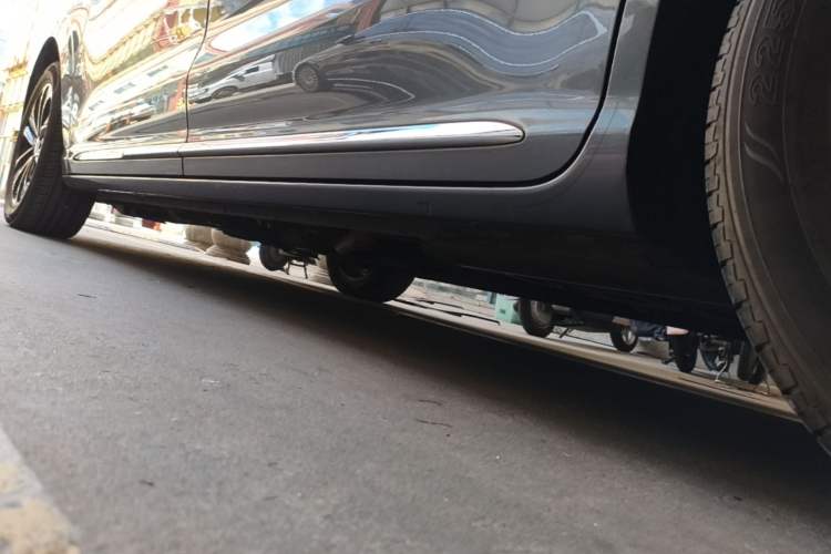 Used Roewe iMAX8 2023 400TGI Comfort Edition Left Side Sill
