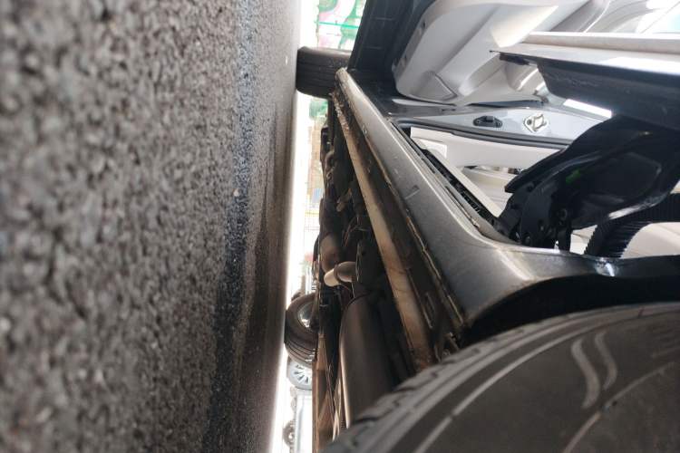 Used Roewe iMAX8 2023 400TGI Elite Edition Left Side Sill