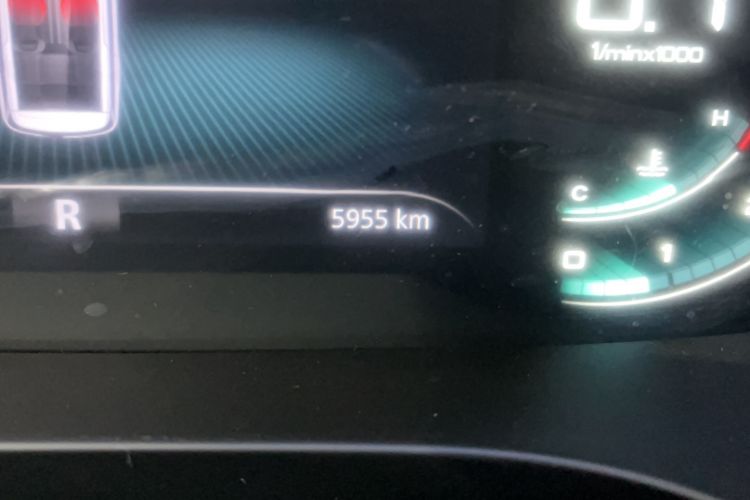 Used Roewe iMAX8 2023 400TGI Comfort Edition Odometer Close Up