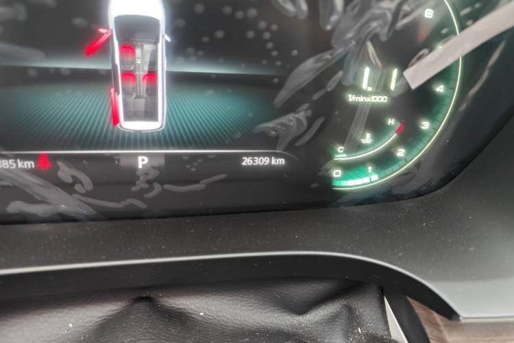 Used Roewe iMAX8 2023 400TGI Comfort Edition Odometer Close Up