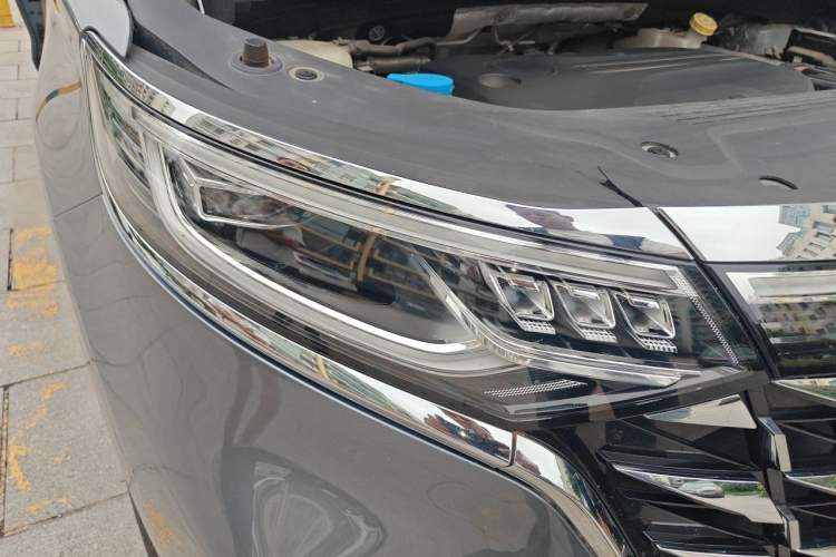 Used Roewe iMAX8 2023 400TGI Comfort Edition Right Front Headlight