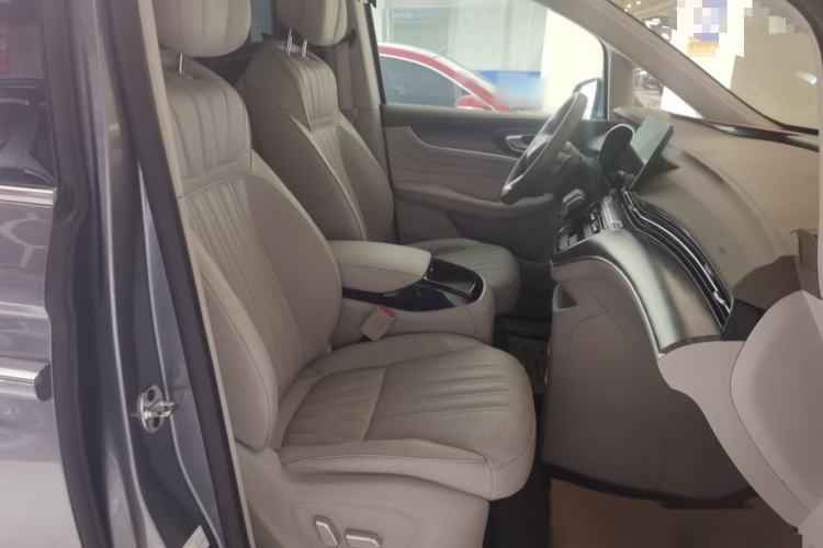 Used Roewe iMAX8 2023 400TGI Comfort Edition Right Front Seat