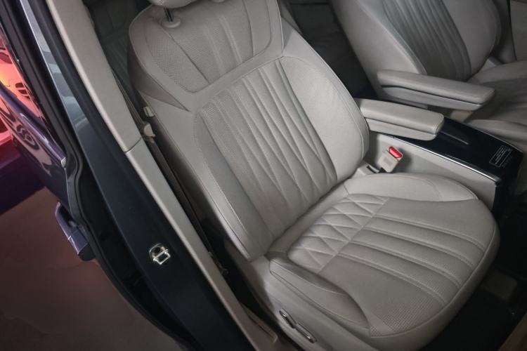 Used Roewe iMAX8 2023 400TGI Comfort Edition Right Front Seat