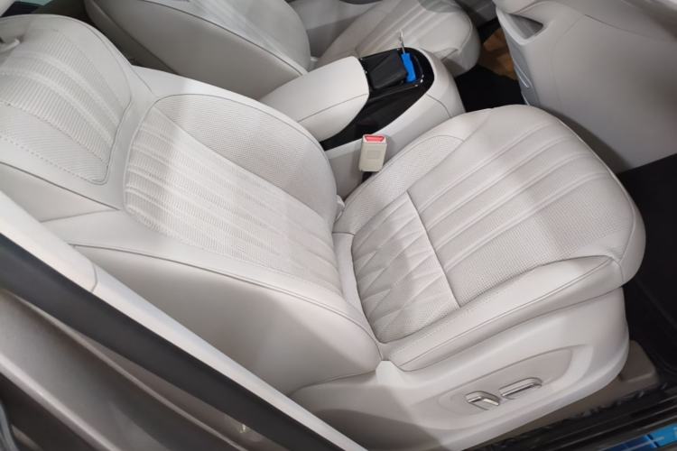Used Roewe iMAX8 2023 400TGI Comfort Edition Right Front Seat