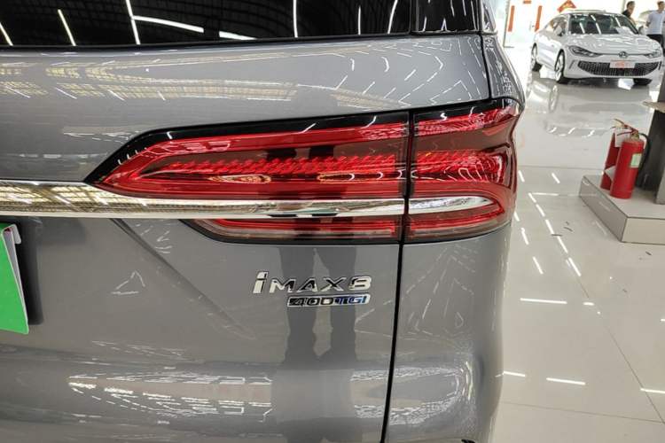 Used Roewe iMAX8 2023 400TGI Comfort Edition Right Rear Taillight