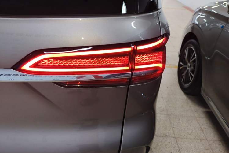 Used Roewe iMAX8 2023 400TGI Comfort Edition Right Rear Taillight